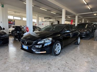 Volvo V40 D2 2.0 120cv Inscription 12/2017 Euro 6B Neopatentati