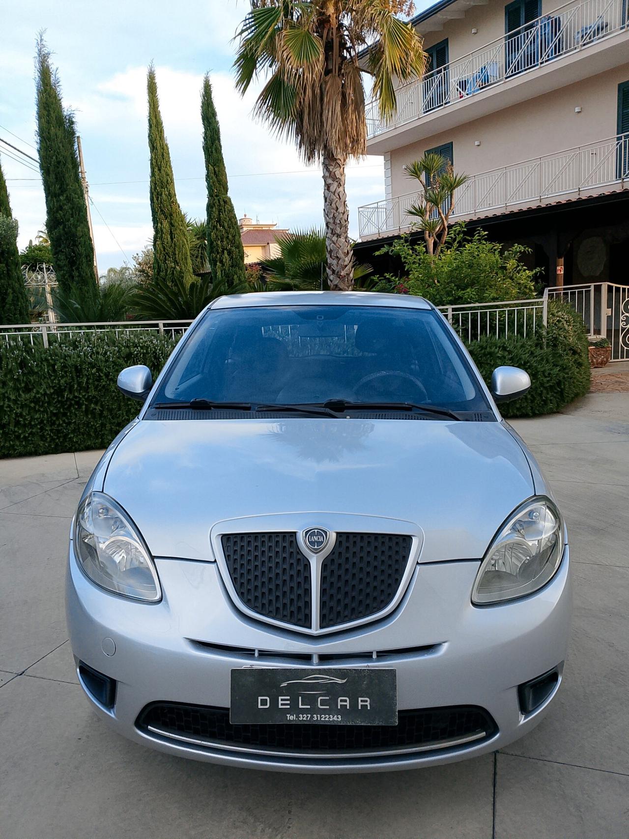 Lancia Ypsilon 1.4 Argento Ecochic GPL