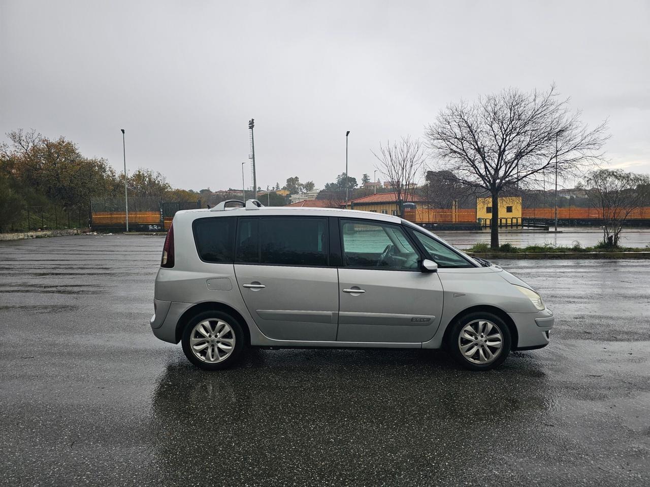Renault Espace 2.0 dCi 175CV 7 posti con gancio traino