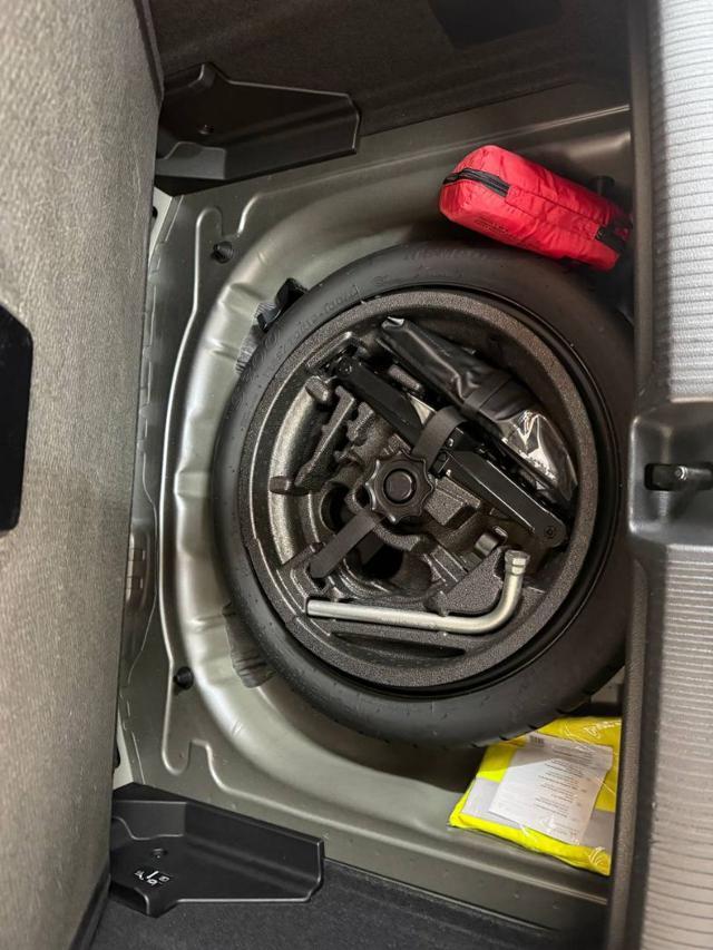 AUDI Q2 30 TFSI Business