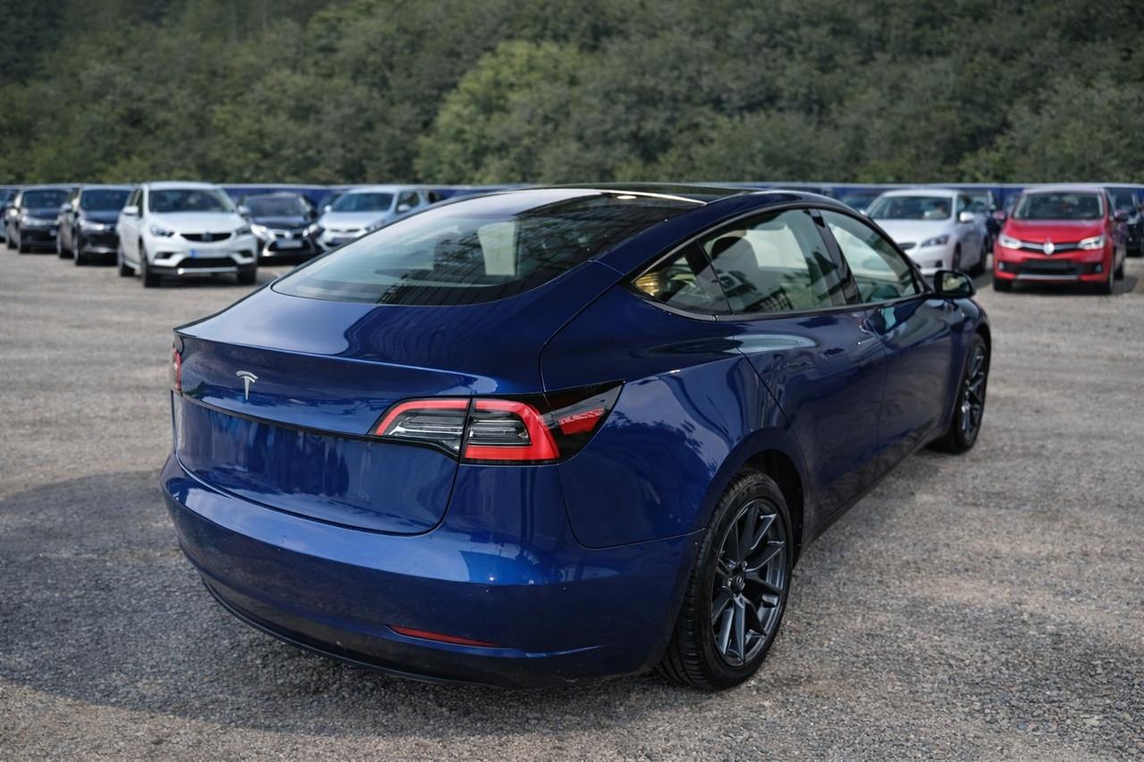 TESLA Model 3 - Model 3 Standard rwd Plus