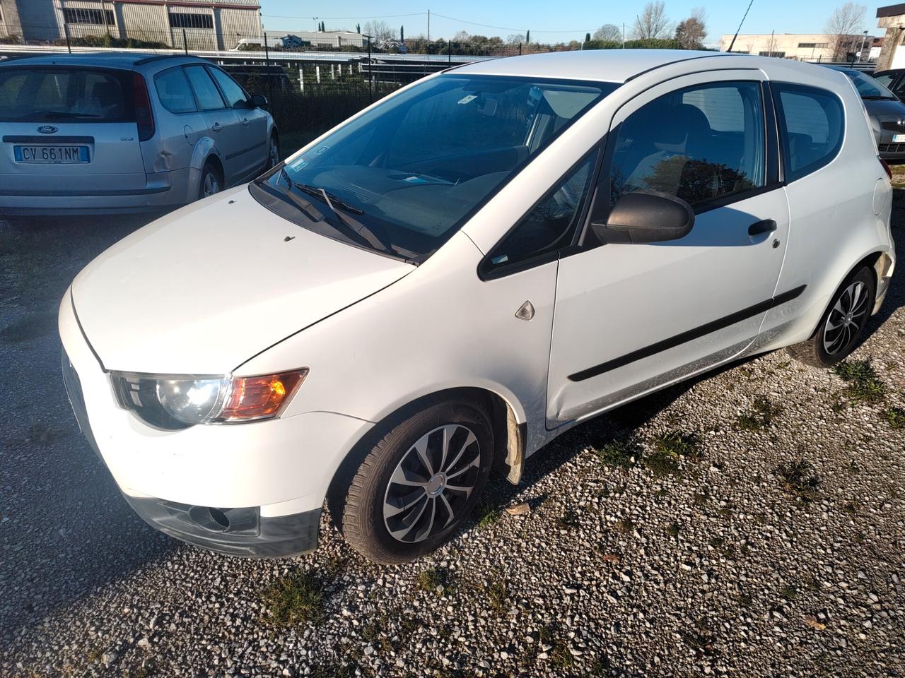 Mitsubishi Colt 2010 Uniproprietaria
