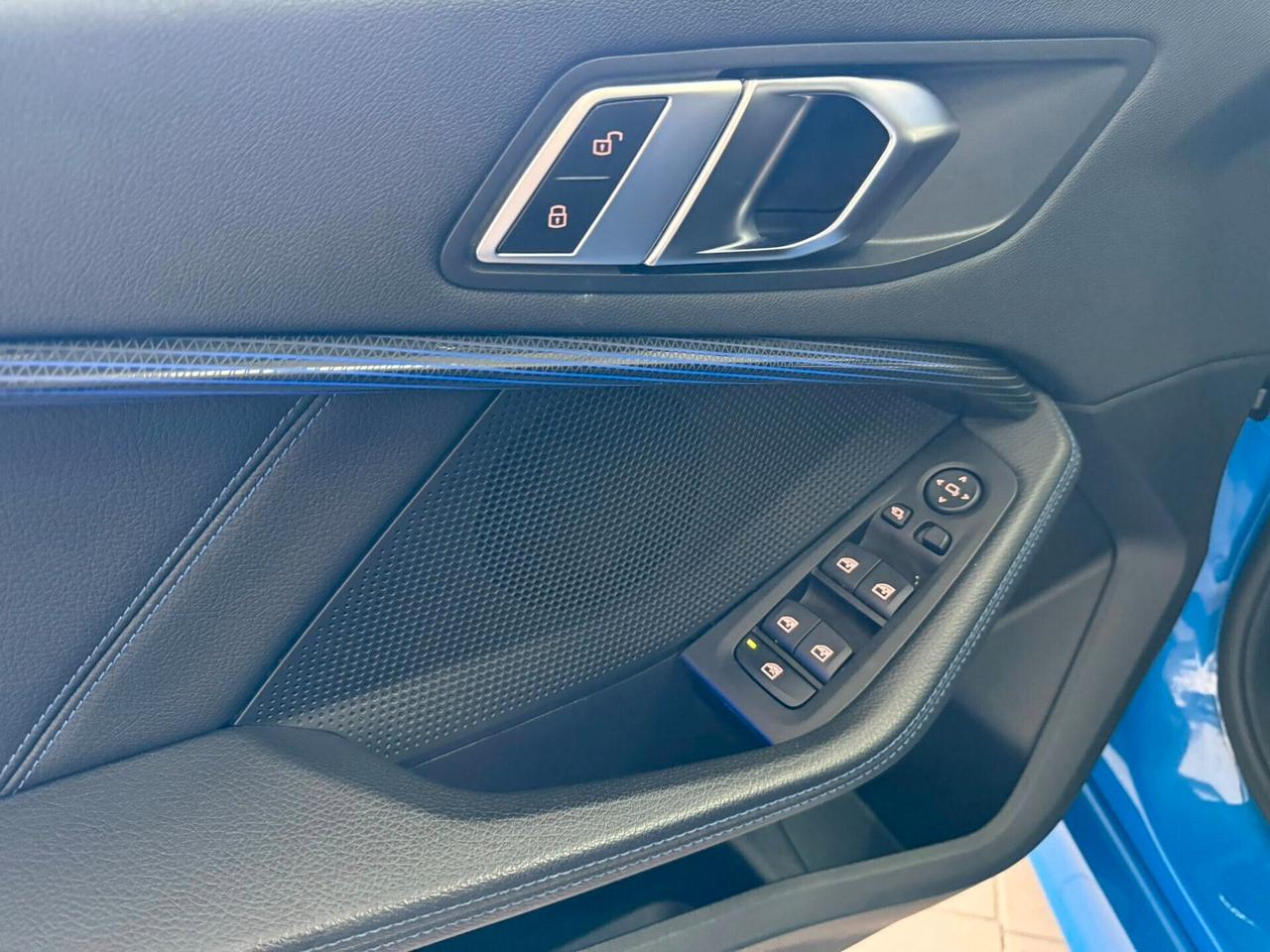 Bmw 118 118d 5p. Msport