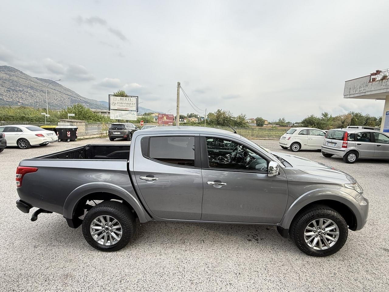 MITSUBISHI L200 DOPPIA CABINA 4X4 CAMBIO MANUALE