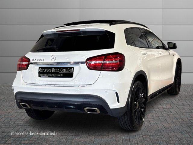 MERCEDES-BENZ GLA 200 d Automatic Premium