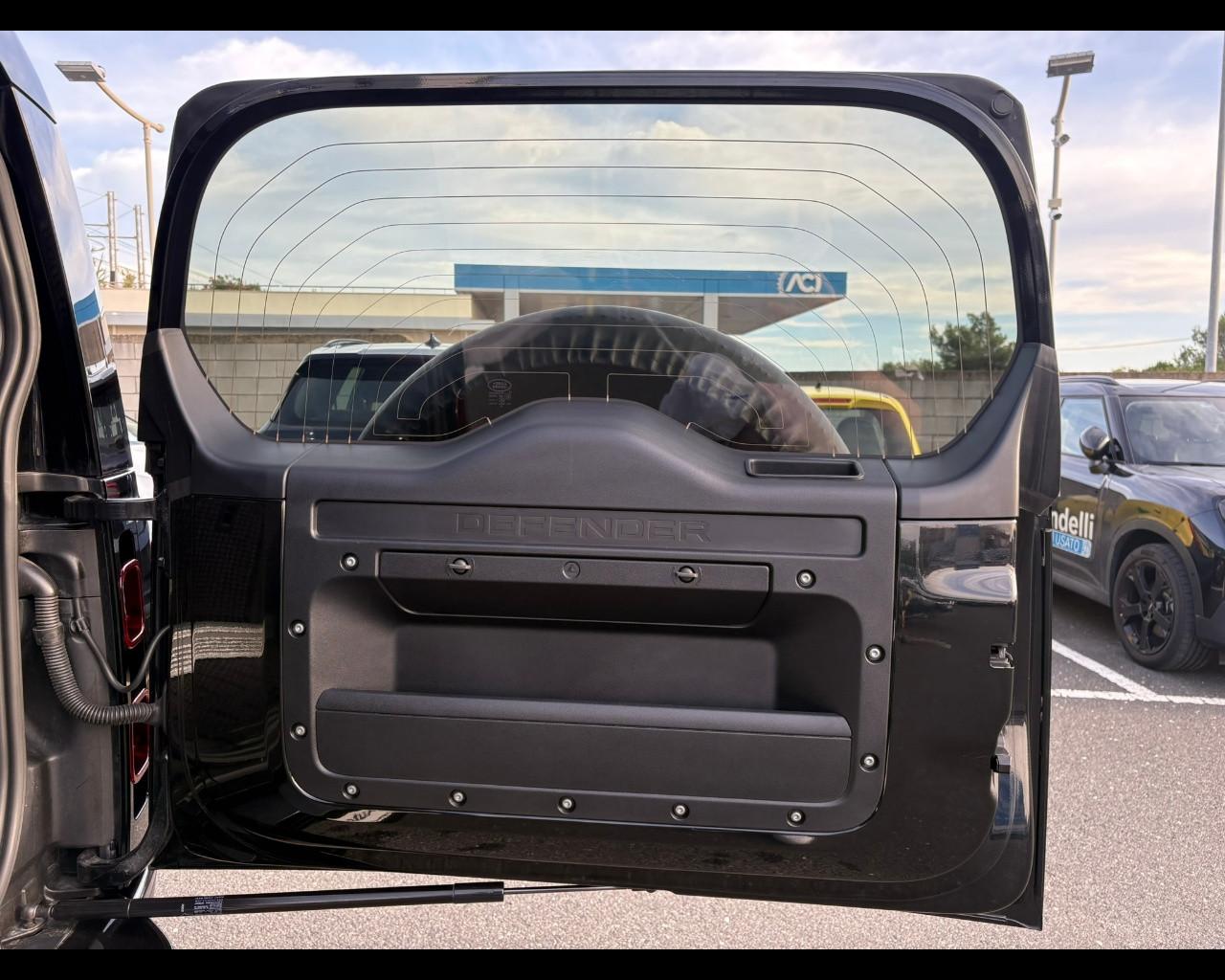 LAND ROVER Defender (2019) - Defender 90 3.0D I6 200 CV AWD Auto SE
