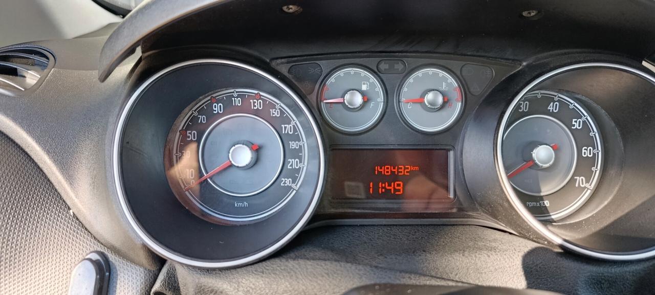 Fiat Punto 1.3 MJT Lounge NEOPATENTATI UNIPRO