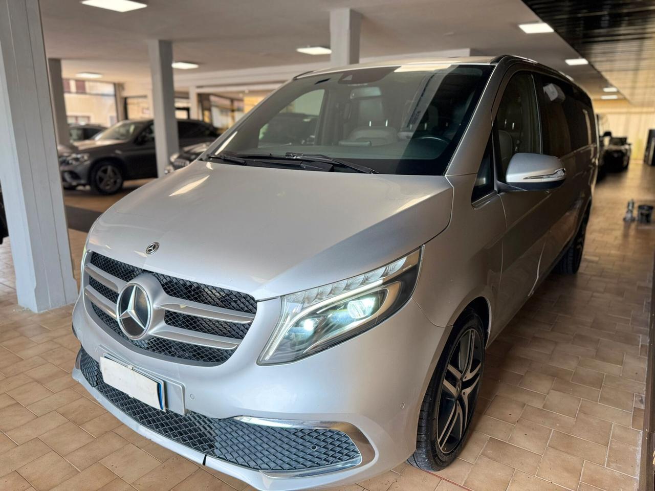 Mercedes-benz V 300 d Automatic 4Matic Premium Extralong