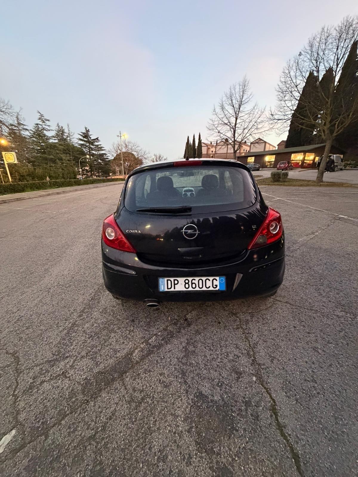 Opel Corsa 1.2 3 porte Sport
