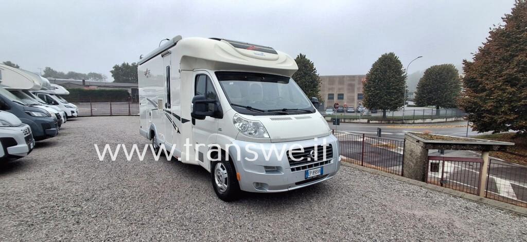 Carthago Chic C-Line T4.2 Camper semintegrale con letto matrimoniale in coda