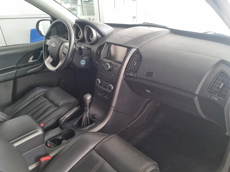 MAHINDRA XUV500 XUV500 2.2 16V AWD W10