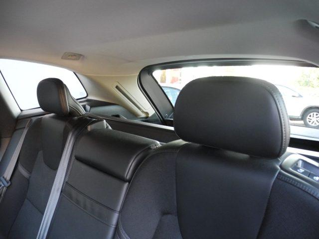 VOLVO XC60 2.0 D AWD Geartronic Business Plus Hybrid autom.