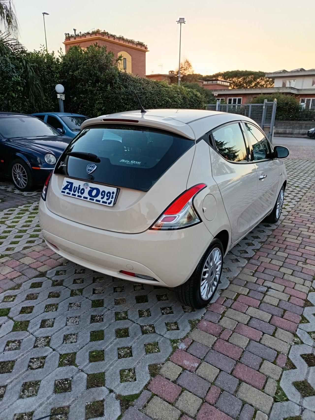 Lancia Ypsilon 1.2 69 CV 5 porte GPL Ecochic Silver