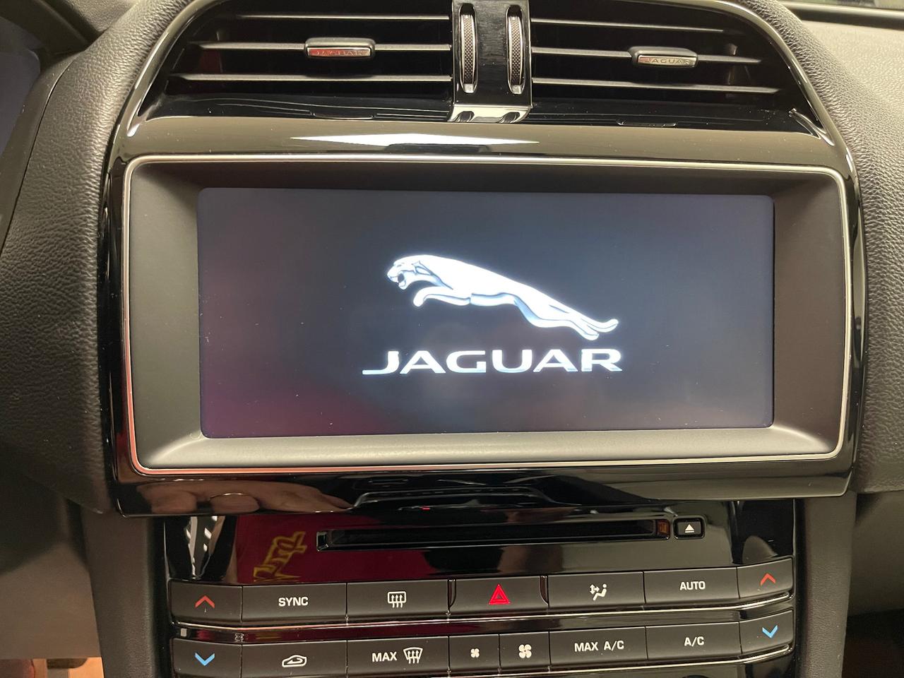 Jaguar F-Pace 2.0 D 180 CV AWD aut. Prestige 2017