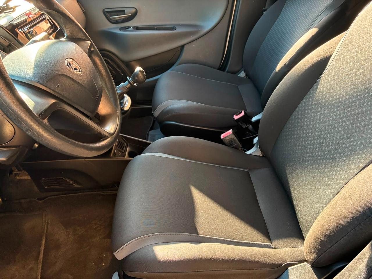 Lancia Ypsilon 1.2 69 CV 5 porte Silver