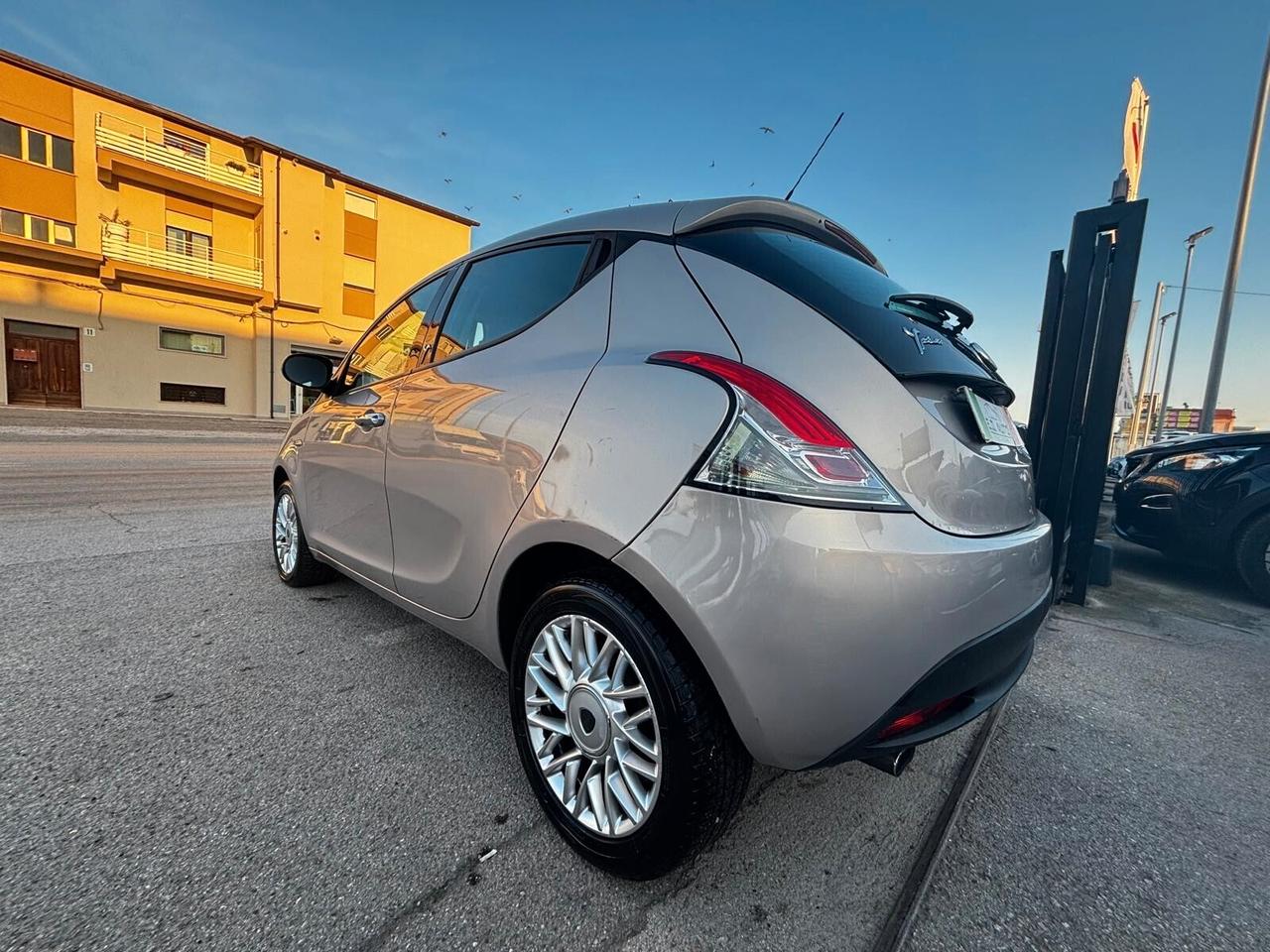 Lancia Ypsilon 1.3 MJT 16V 95 CV 5 porte S&S Gold