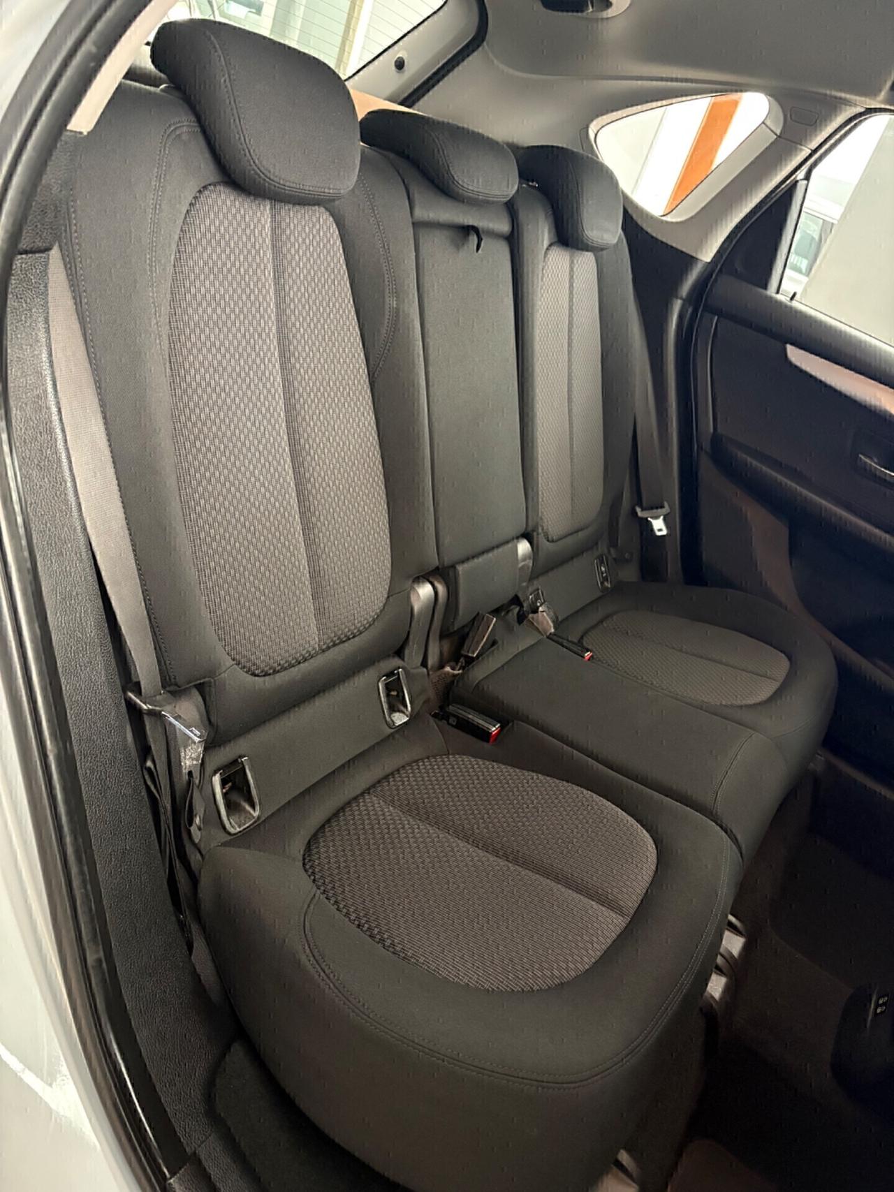 Bmw 2er Active Tourer 216d Active Tourer Business