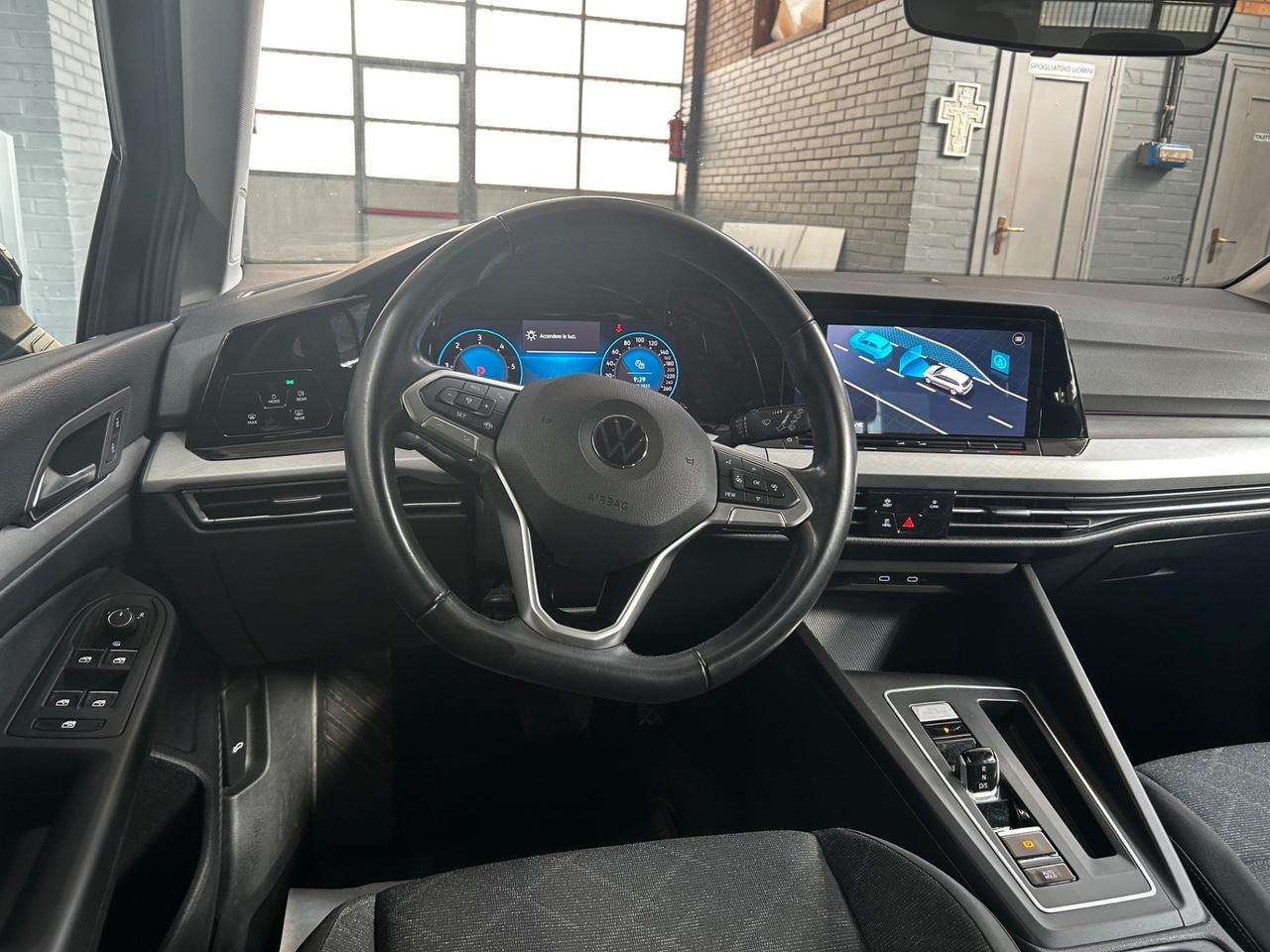 Volkswagen Golf Variant 2.0 TDI SCR DSG Life neopatentati