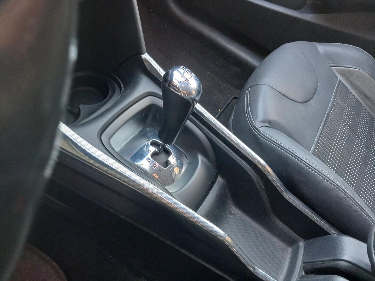 Peugeot 2008 1.6 HDi AUTOMATICA