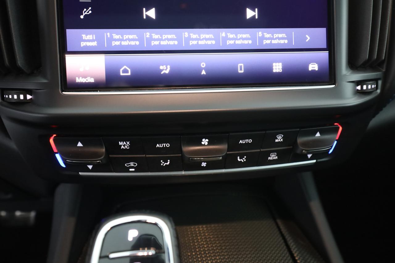 MASERATI Levante 330 CV MHEV AWD GT