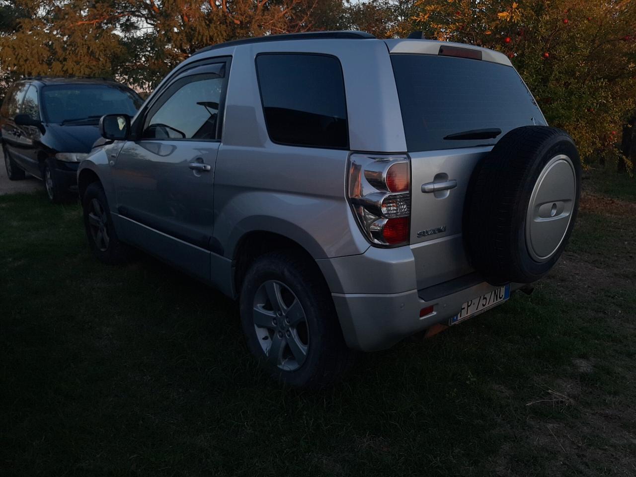 Suzuki Grand Vitara 1.9 DDiS 3 porte MOTORE RUMOROSO
