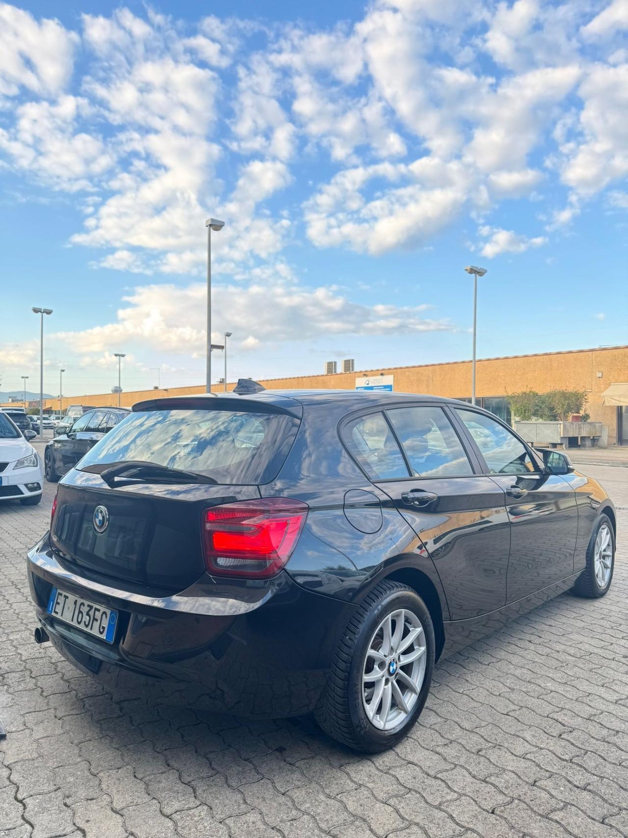 Bmw 114 114d 5p. Unique