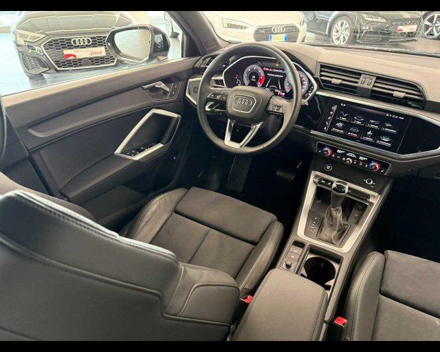 AUDI Q3 35 TDI S tronic Business Advanced