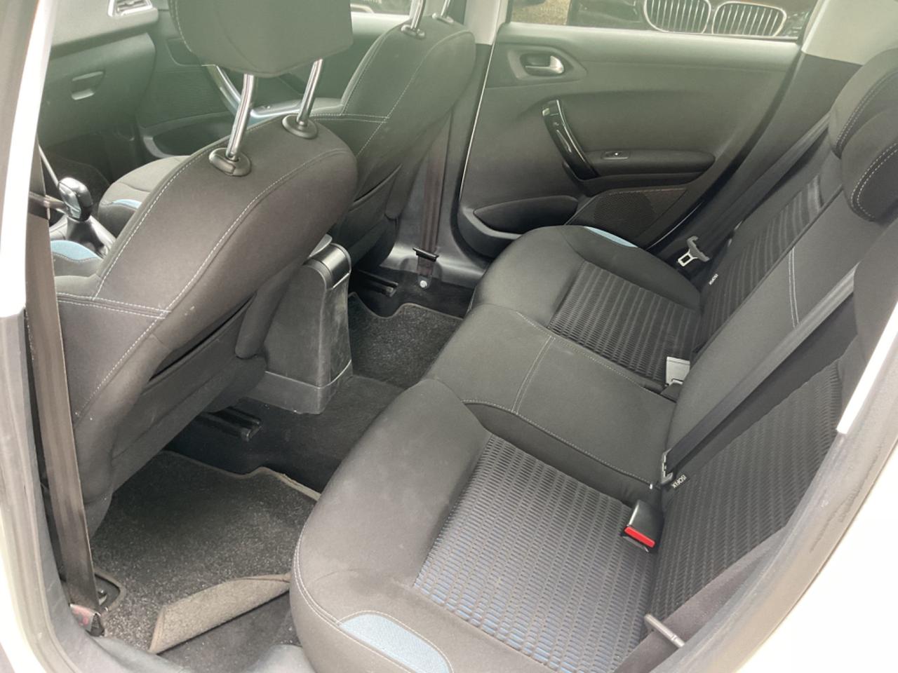 Peugeot 208 1.2 5 porte Allure OK NEOPATENTATI