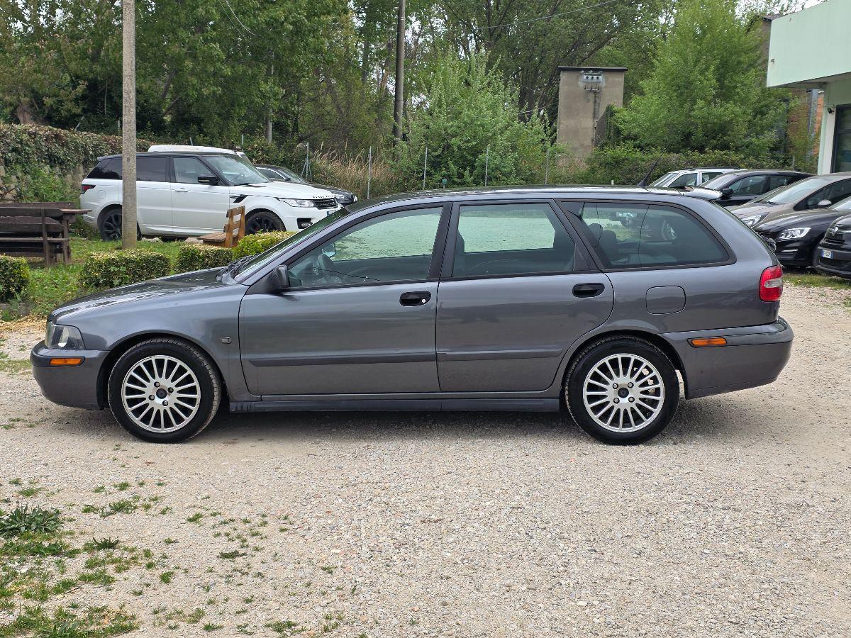 VOLVO V40 1.9D DIESEL ASI OK NEOPATENTATI