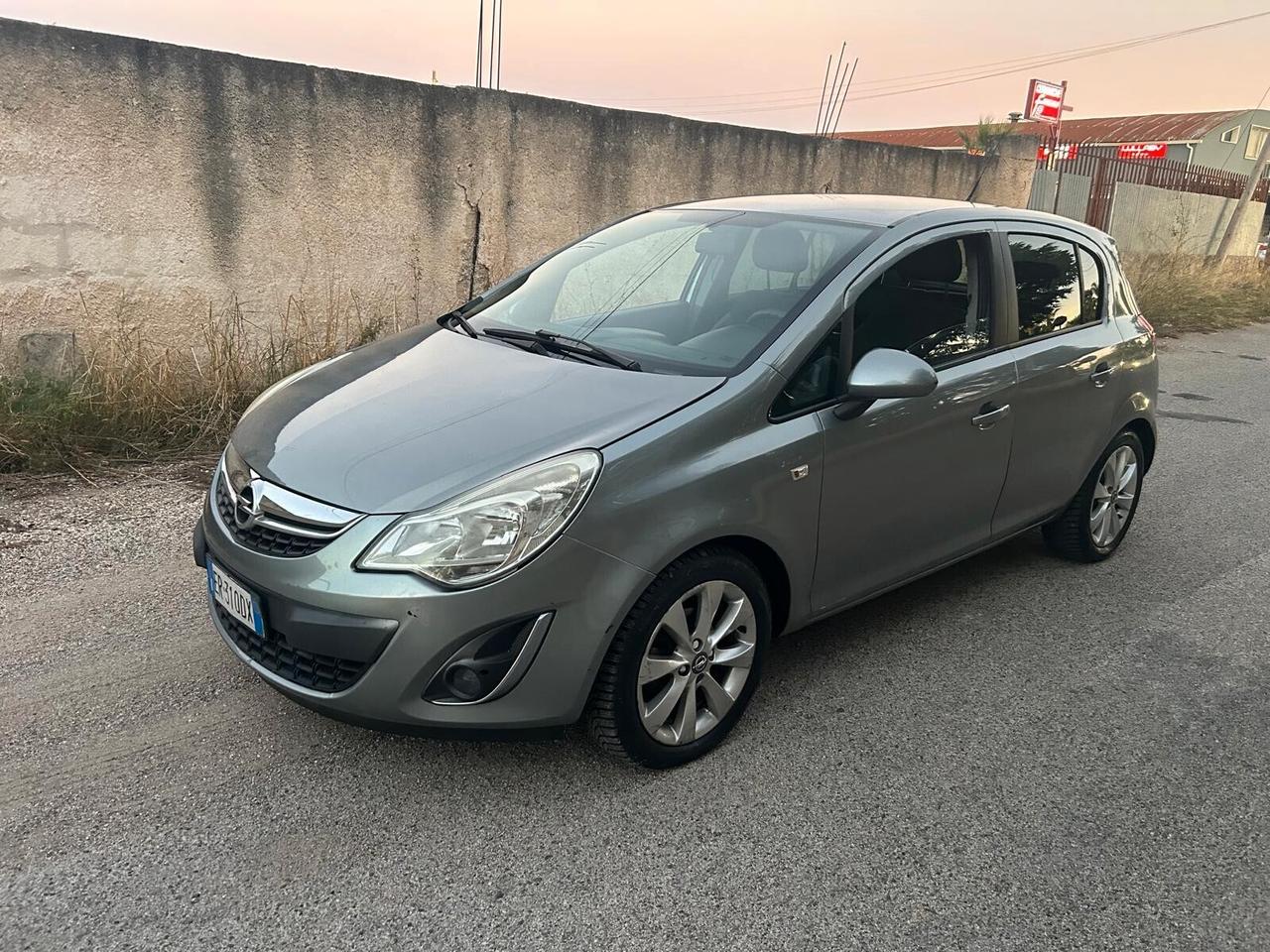 Opel Corsa 1.2 5 porte Edition GPL