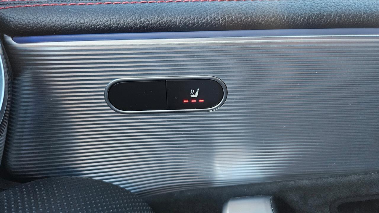 Mercedes-benz CLA 200 Coupe Premium AMG auto 163CV NAVY-CAM-SED.RISC