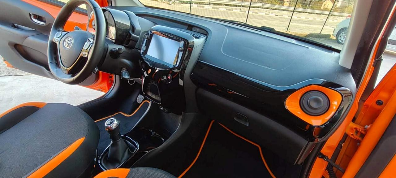 Toyota Aygo 1.0 72 CV x-wave orange KM 27000