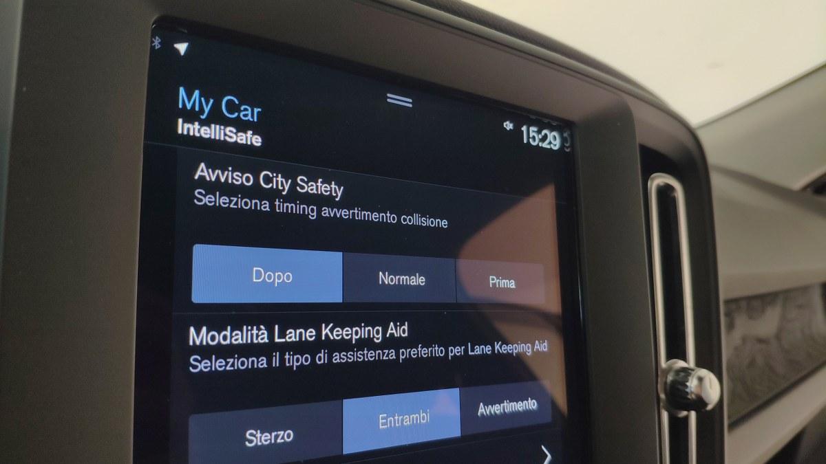 VOLVO Xc40 T4 Recharge Plug-In Hybrid Automatico Essential