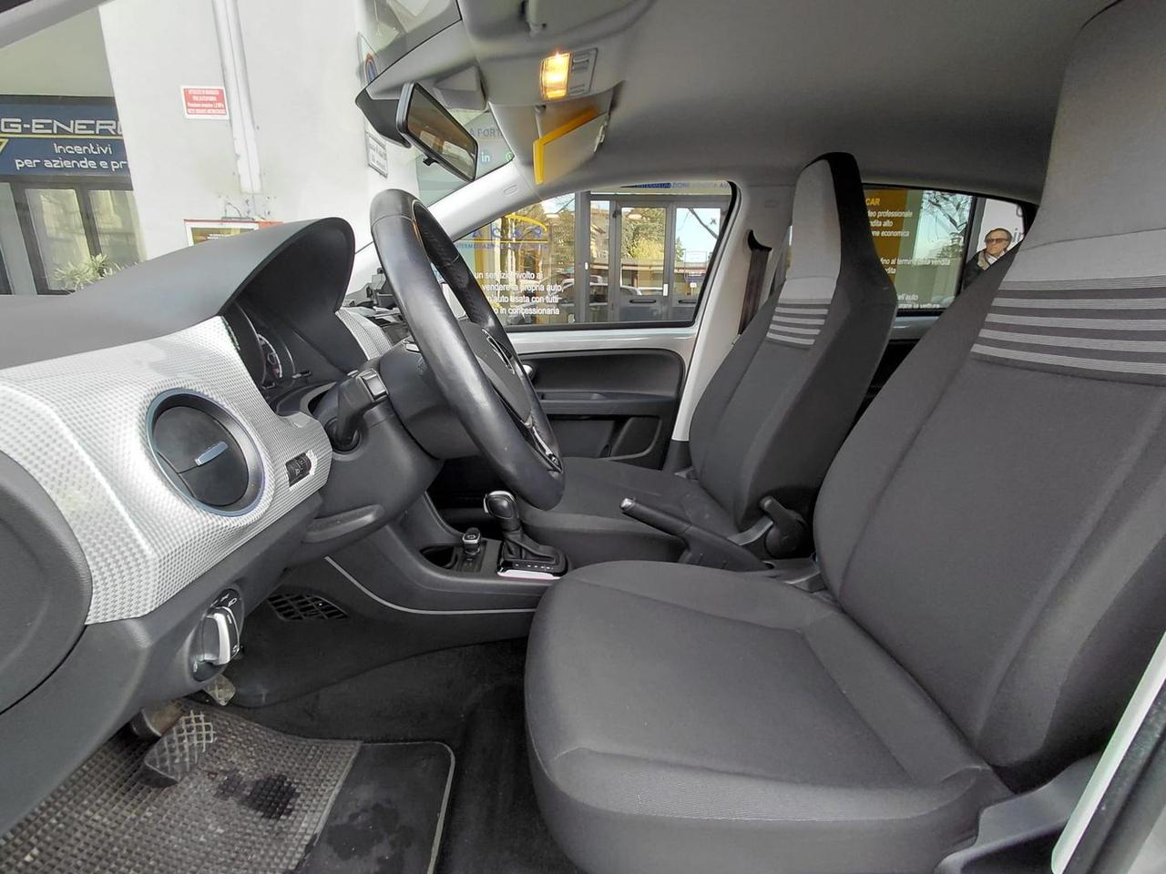 Volkswagen up! High up! #8348