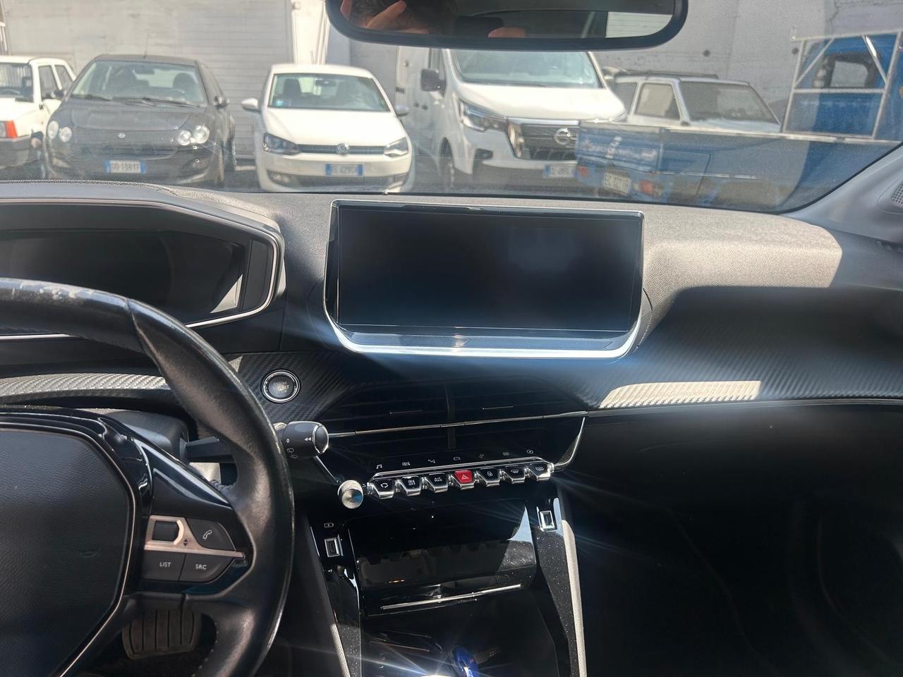 Peugeot 208 motore elettrico Allure