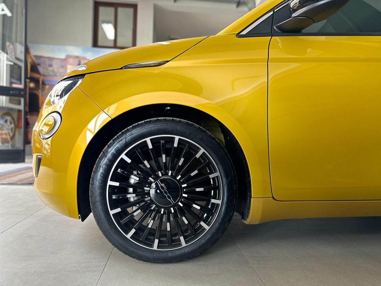 Fiat 500 Berlina Hybrid Icon