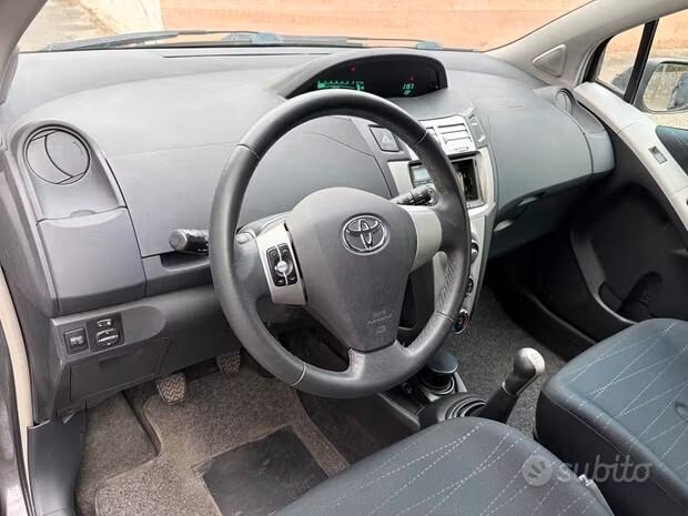 TOYOTA YARIS 1.4 D 5 PORTE NAVI "PERFETTA"