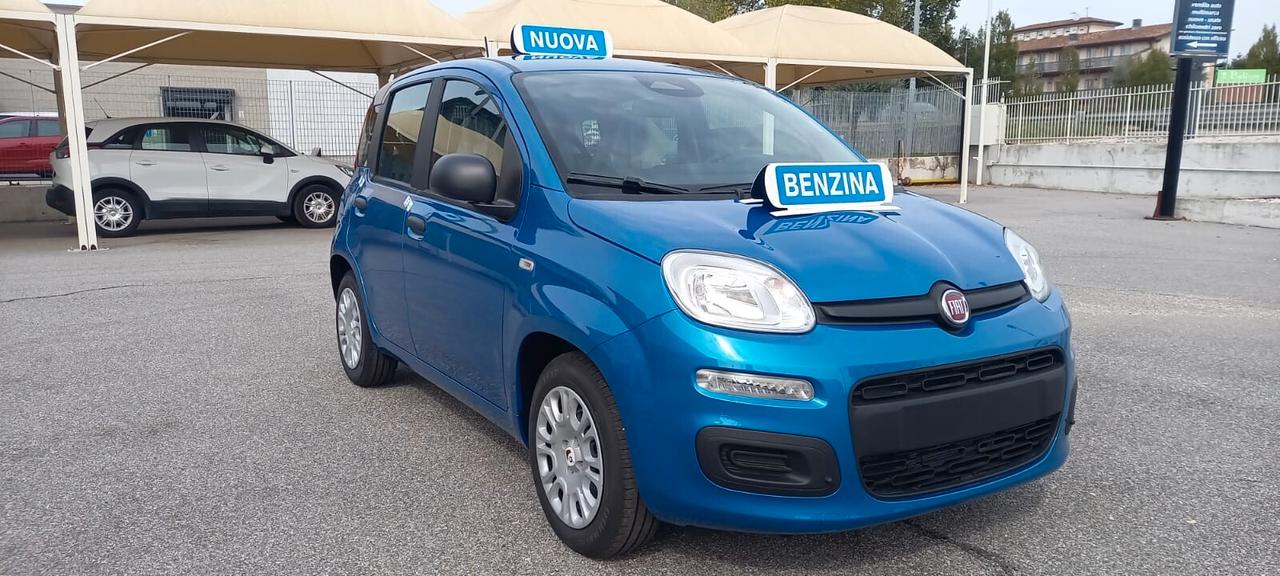 Fiat Panda cc. 1.000 Benzina-Elettrica (Ibrida) 70 CV. 5 Porte 5 Posti Euro 6ETEMP Temp KM. 0 Utilizzabile anche per i Neopatentati.