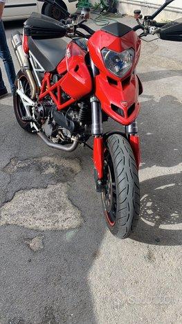 Ducati hypermotard 1100