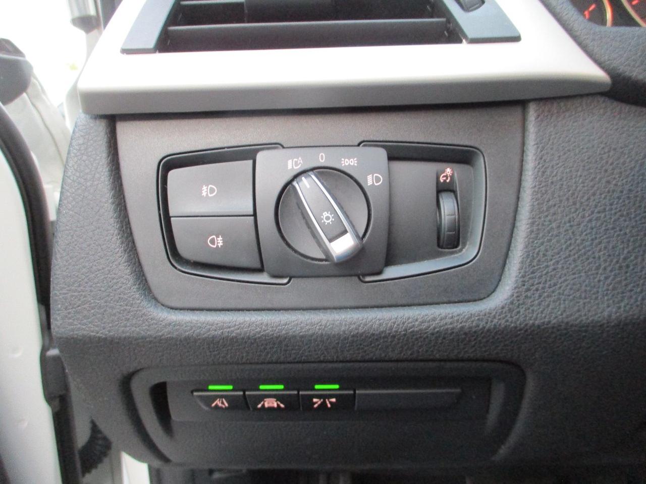 BMW 320 d Touring xdrive Luxury auto CarPlay/LED/Navi