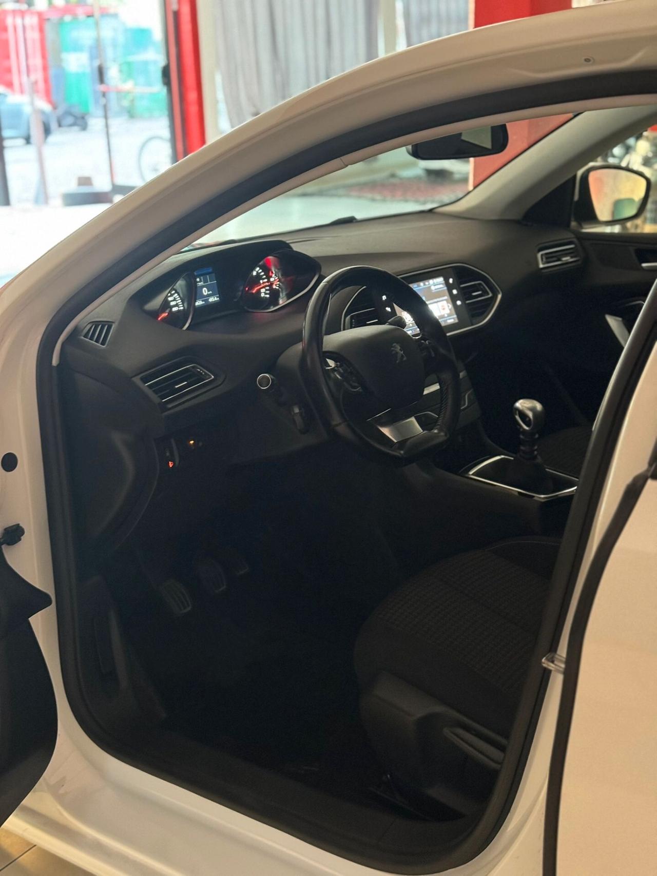 Peugeot 308 BlueHDi 100 S&S SW Business