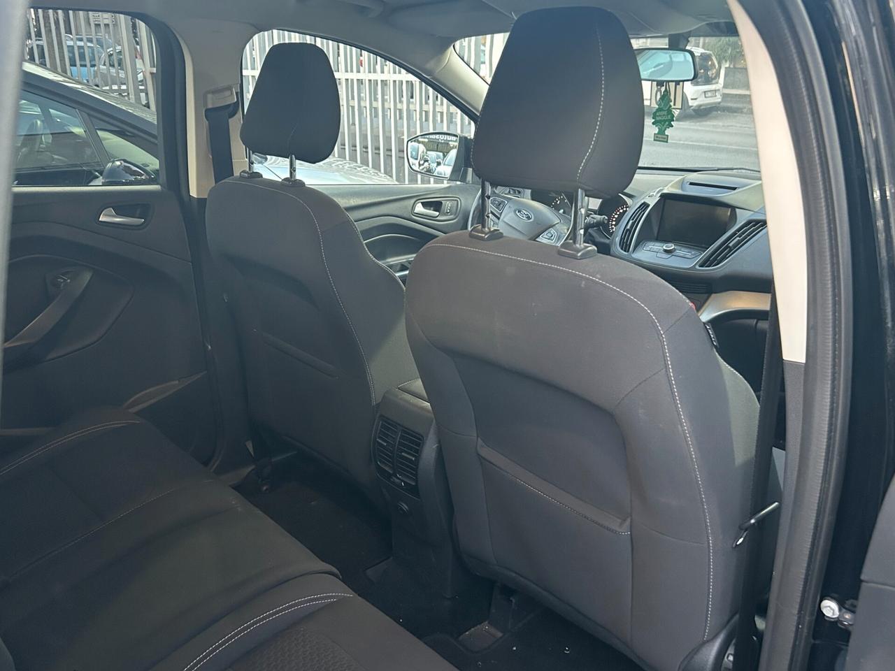 Ford Kuga 1.5 TDCI 120 CV S&S 2WD Powershift Edition