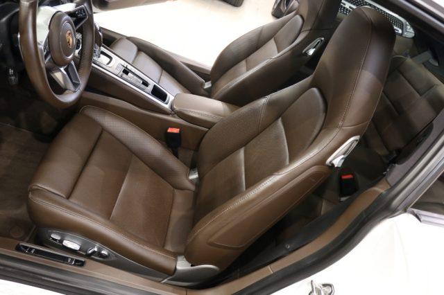 PORSCHE 911 3.0 Carrera 4 Coupé