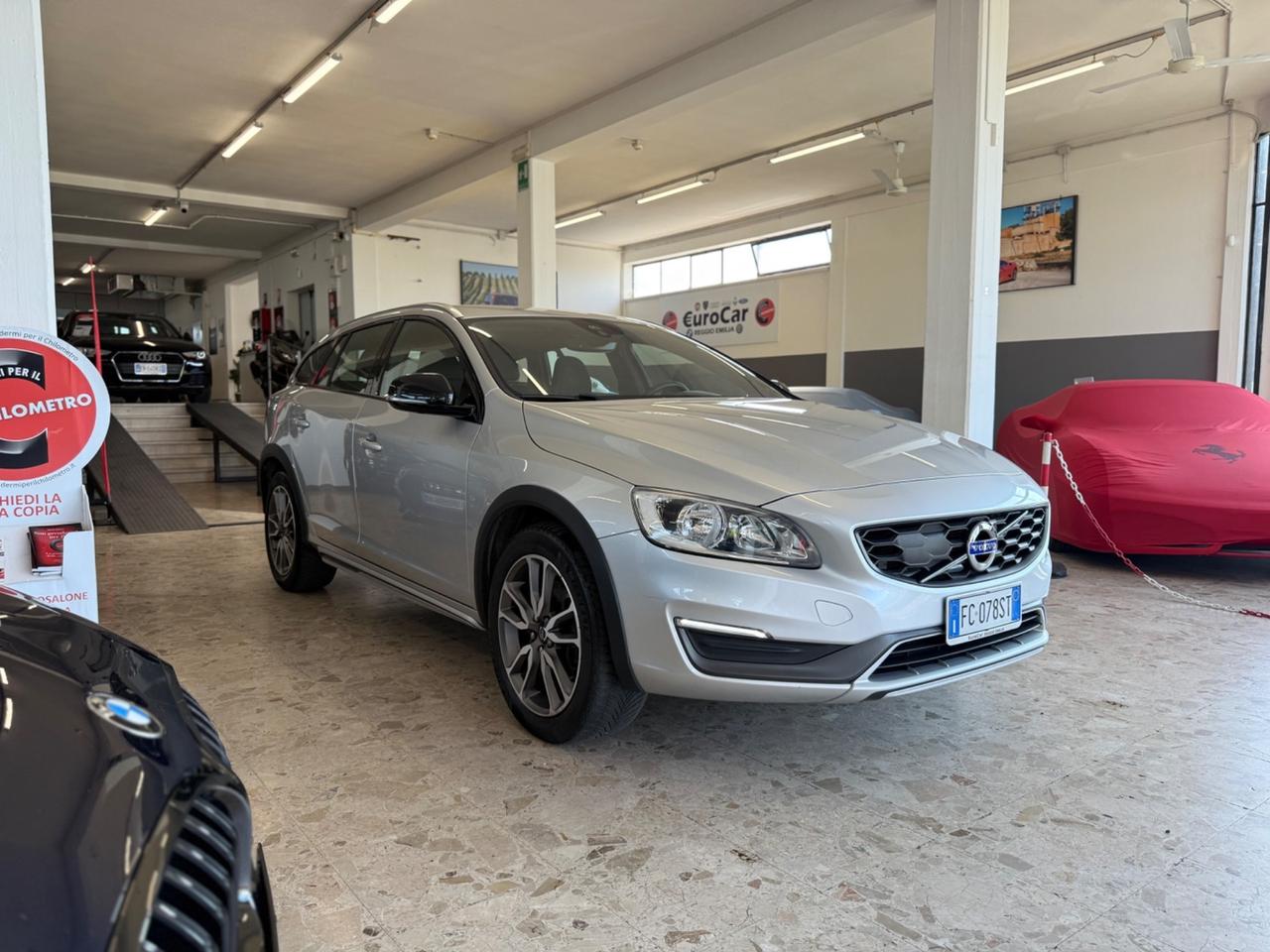 Volvo V60 Cross Country D4 AWD Aut Momentum 09/2016 Euro 6B