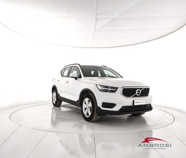 VOLVO XC40 T2 Momentum Core