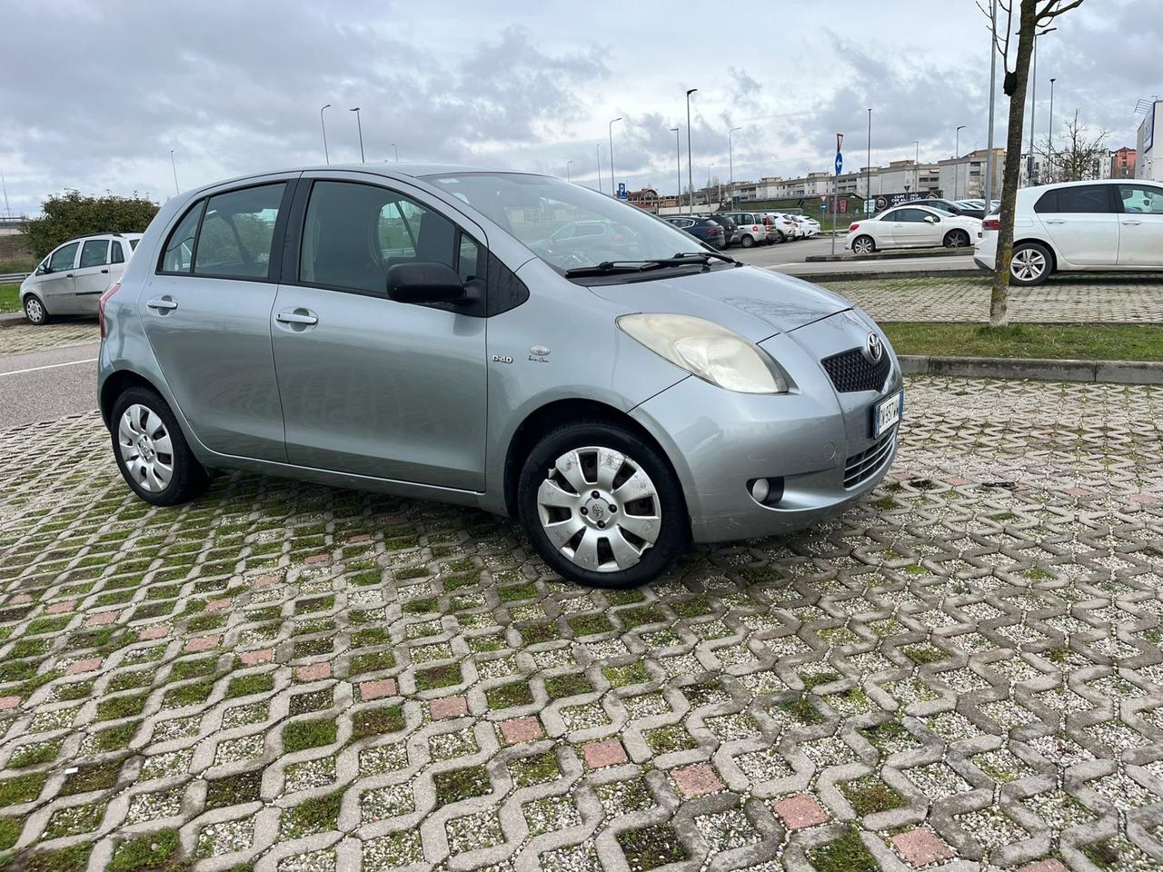 Toyota Yaris 1.4 D-4D 5 porte Sol