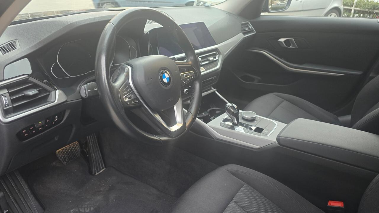 Bmw 320d xDrive Touring Business Advantage 4x4