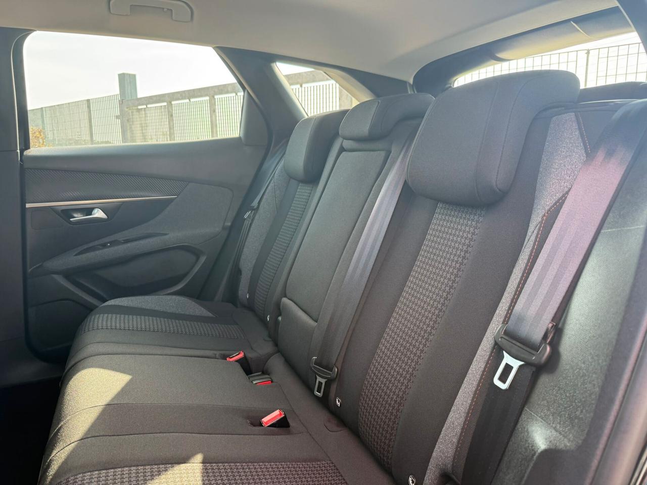 Peugeot 3008 BlueHDi 130 S&S Active