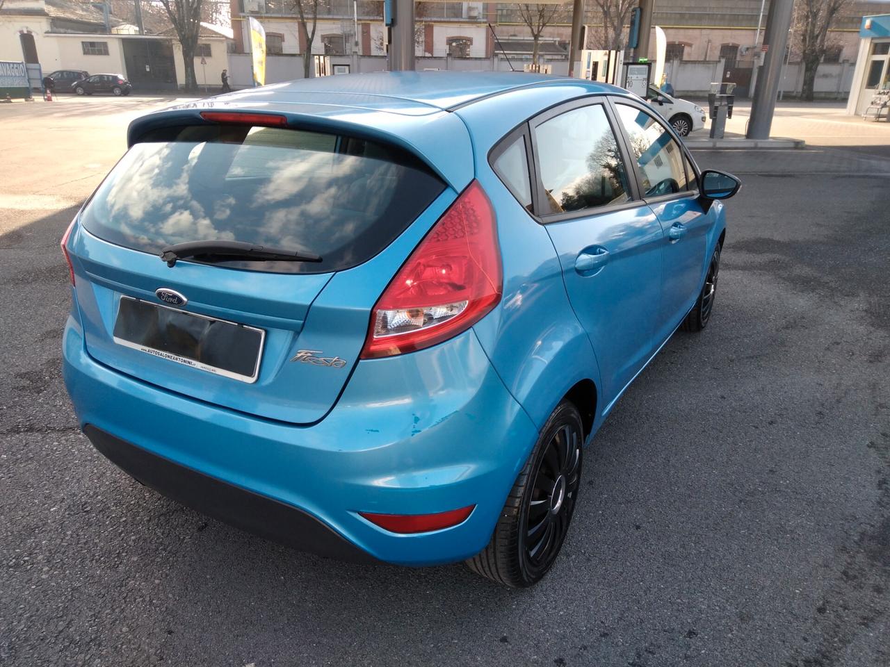 Ford Fiesta 1.4 TDCi 70CV 5 porte Titanium x neopatentati