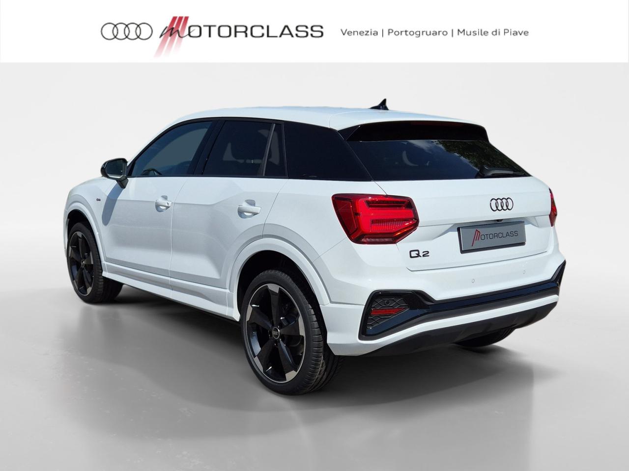 Audi Q2 35 1.5 tfsi identity black